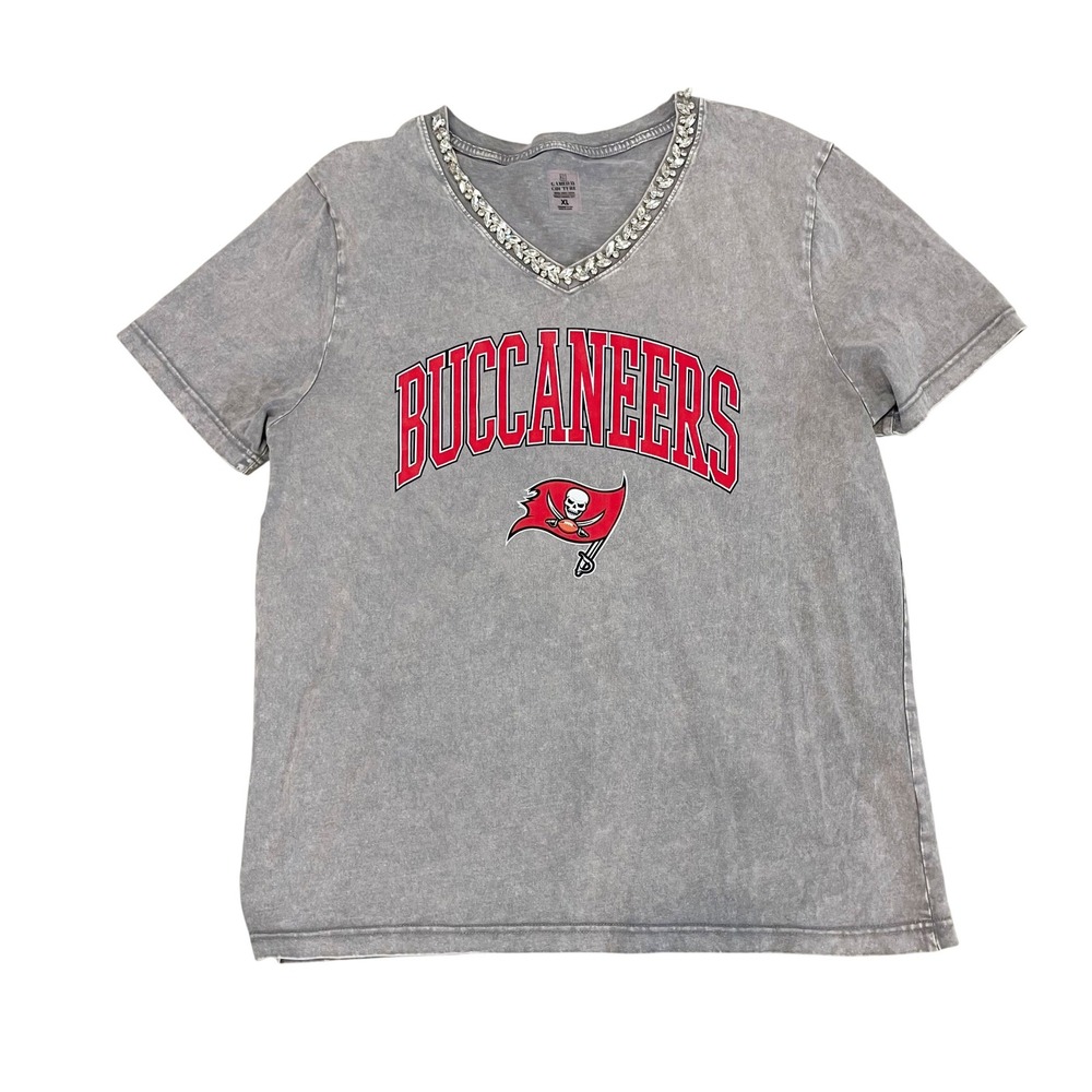 Gameday Couture Tampa Bay Buccaneers Rhinestone V-Neck T-Shirt Gray Size XL